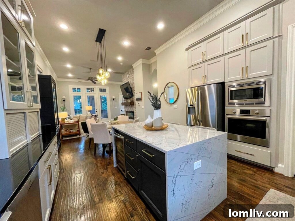 Gourmet Kitchen in Detached Luxury Downtown Townhouse