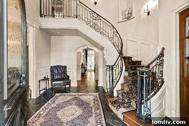 Grand Staircase Luxury Home Trophy Club