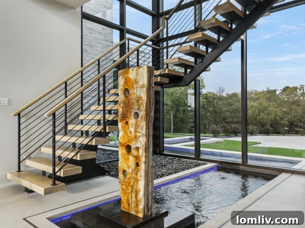 Dramatic Infinity Pool and Spa Overlooking Lake Grapevine