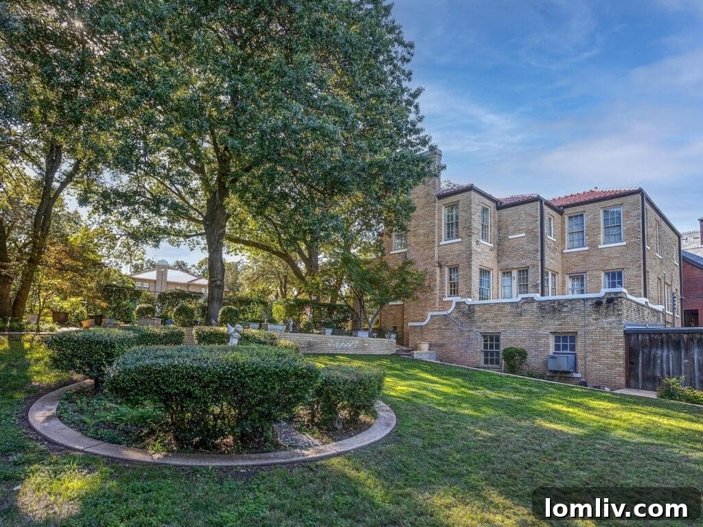 Park Hill's Historic Gem: Full Basement Potential at an Unbeatable Price 10 img 334134 9