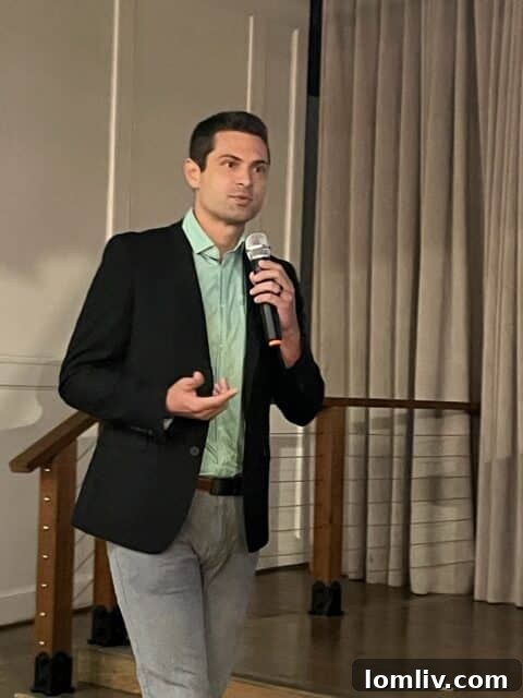 Phil Crone addressing the Dallas Builders Association event.