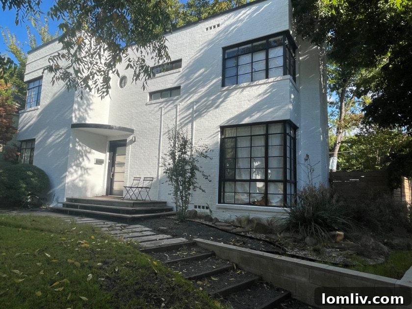 The enduring Streamline Moderne architecture of 5102 Pershing St.