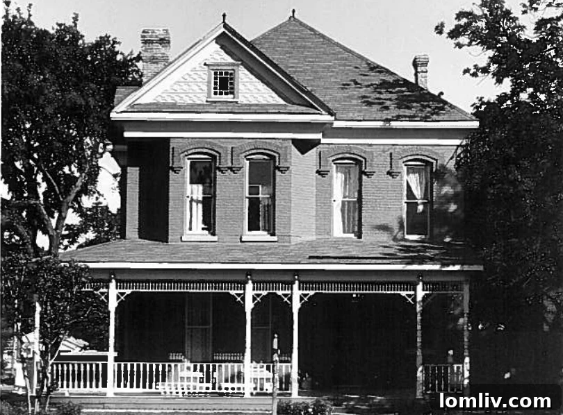 Historic street view of State Thomas District