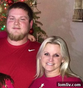 Money flowing into a piggy bank, symbolizing consumer contributions to the guaranty fund