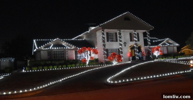Diamond Loch neighborhood holiday lights in North Richland Hills