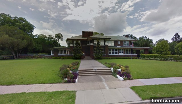 Higgenbotham Residence at 5002 Swiss Avenue