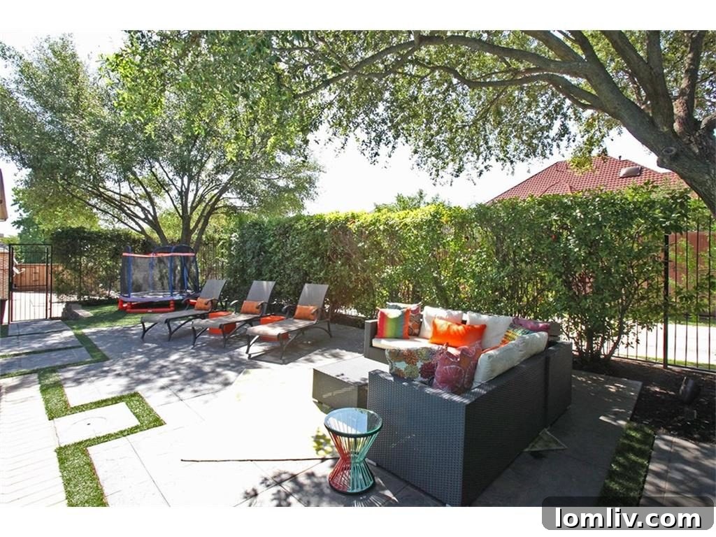 Dowling Drive sitting patio