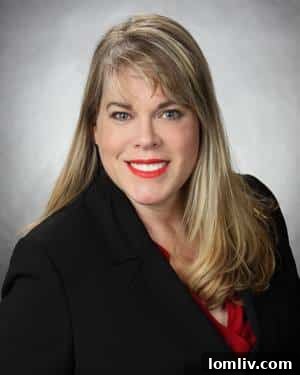 Realtor Jana Kading smiling