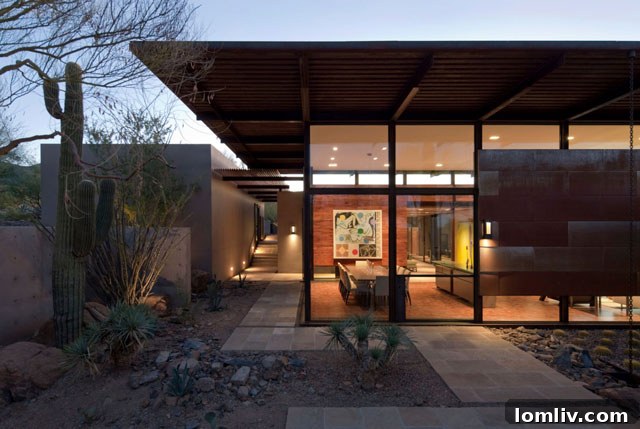 Architect Ted Flato Delivers Inaugural Frank Welch Memorial Lecture 4 Exterior view of the Brown Residence by Ted Flato in Scottsdale, AZ, showcasing modern architecture adapted to the desert climate.