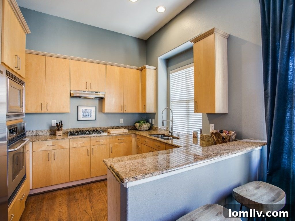 4116 N. Hall St. - Luxurious Master Bath