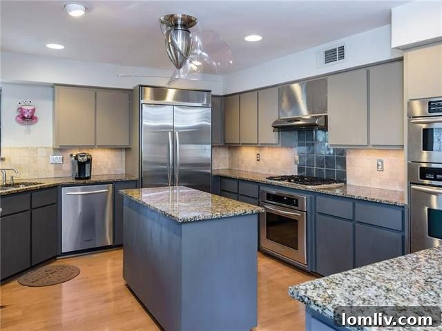 Luxurious Master Bathroom with Jetted Tub and Frameless Shower - 10819 Stone Canyon Rd