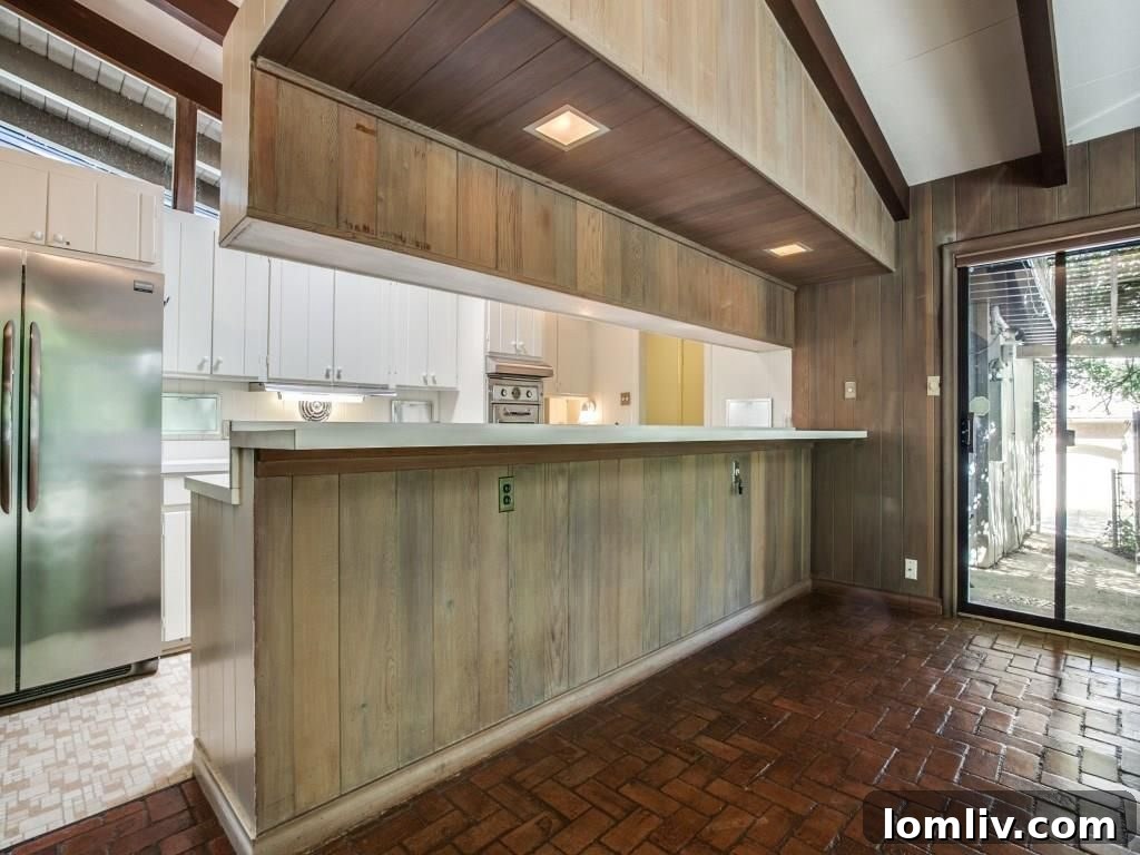 11412 Valleydale Drive - Authentic Kitchen Lighting