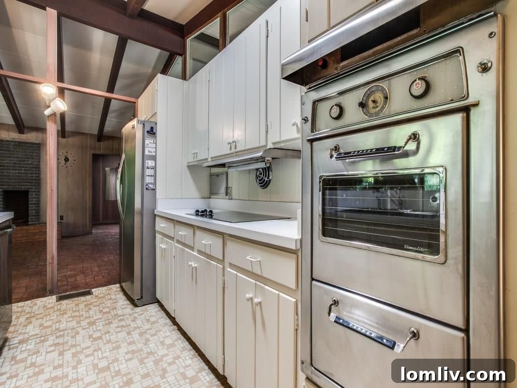 11412 Valleydale Drive - Original Kitchen Appliances