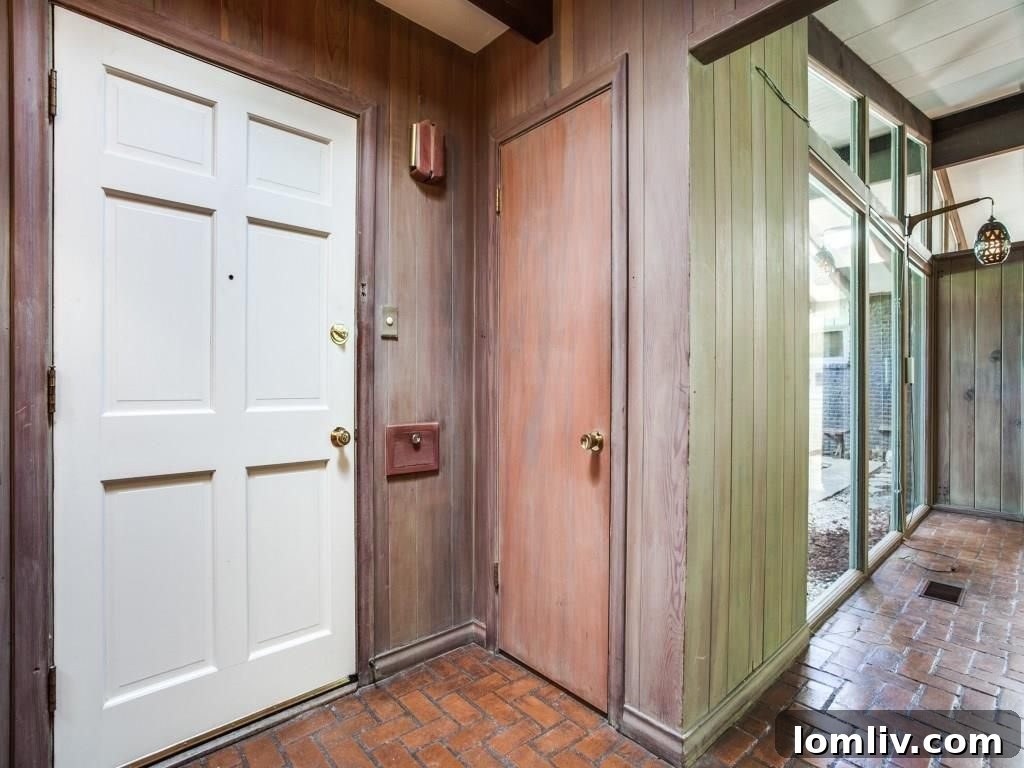 11412 Valleydale Drive - Original Atomic Sconces