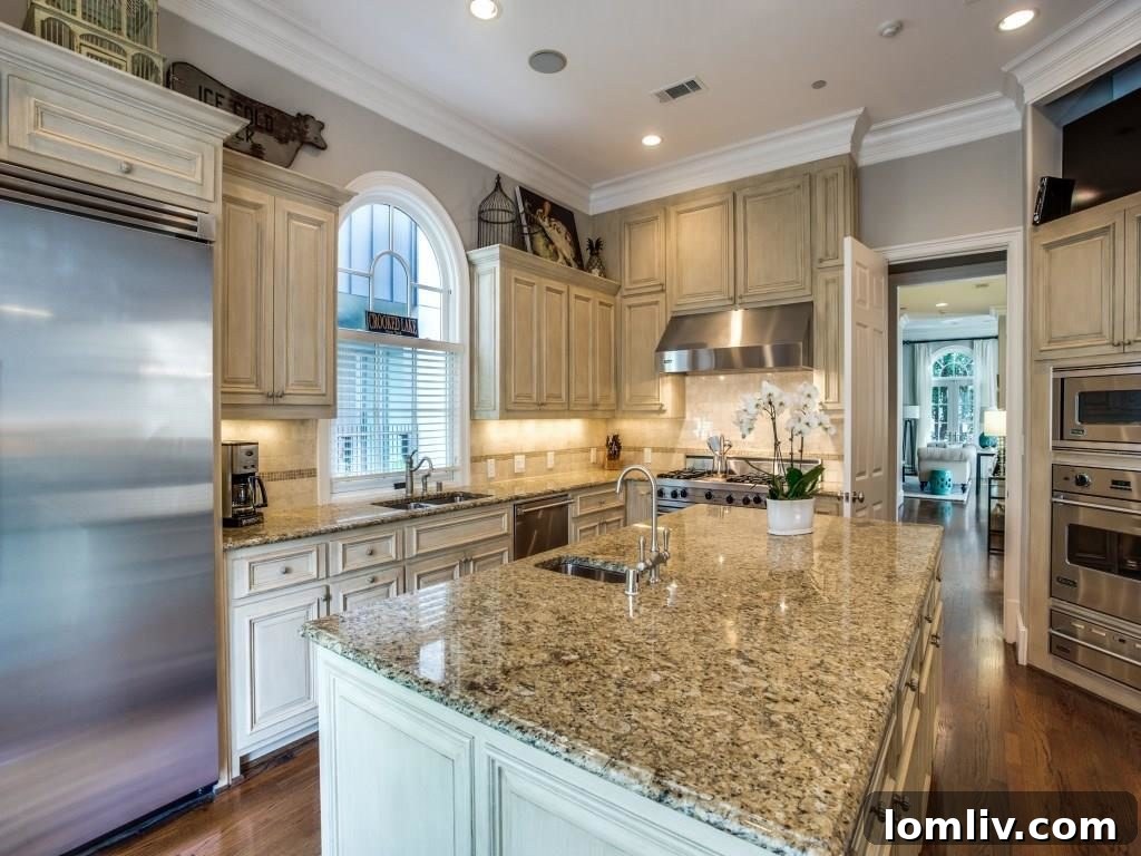 3522 Gillespie - Interior View 13