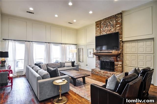Spacious living room with gleaming hardwood floors at 4018 Cobblers Lane