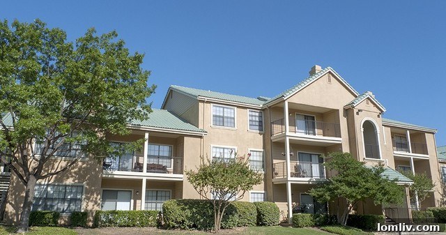 The Club at Fossil Creek apartment exterior in Fort Worth, TX