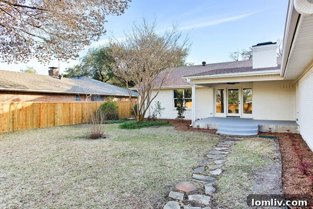 Elegant bedroom with a serene color palette and luxurious textures