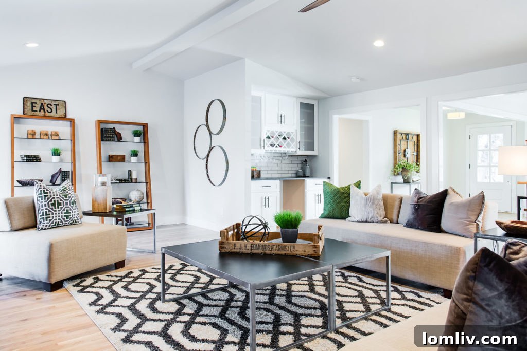 Cozy breakfast nook area adjacent to the kitchen