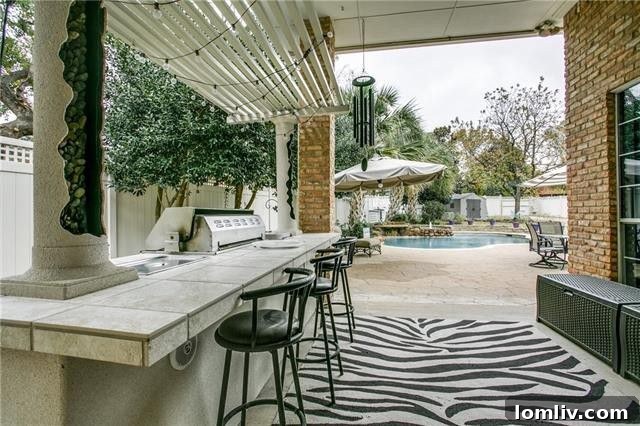 The Best Golf Course Pool Homes For Every Budget 4 Opulent Dallas Home Entrance
