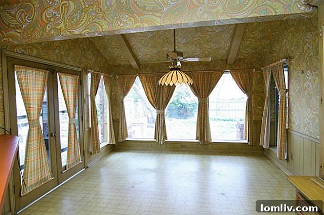 Paisley wallpaper on ceiling, 1970s home decor