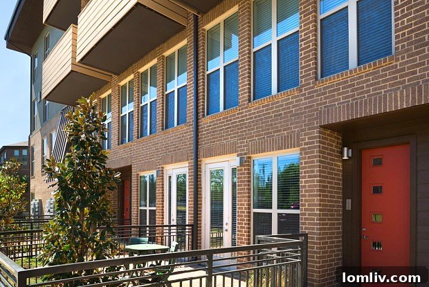 Crest at Oak Park Dallas private yard