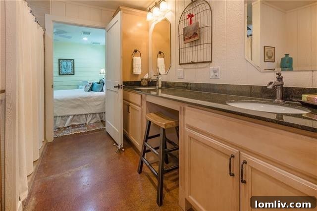 Dallas Getaway: Bespoke Barndominium Estate on 10 Secluded Acres 21 Well-Appointed Ensuite Guest Bathroom