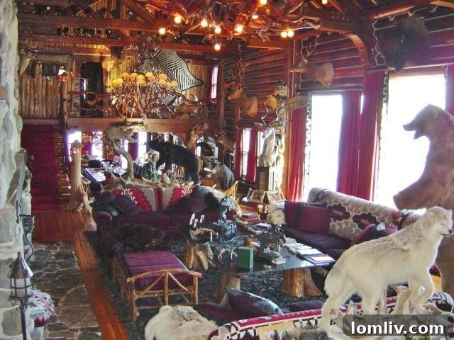 Granot Loma interior with various carved faces and decorative elements