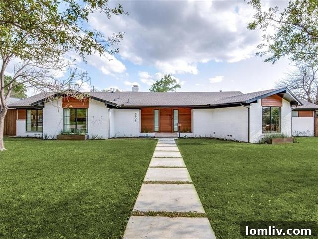 Elegant Living Area with Modern Decor