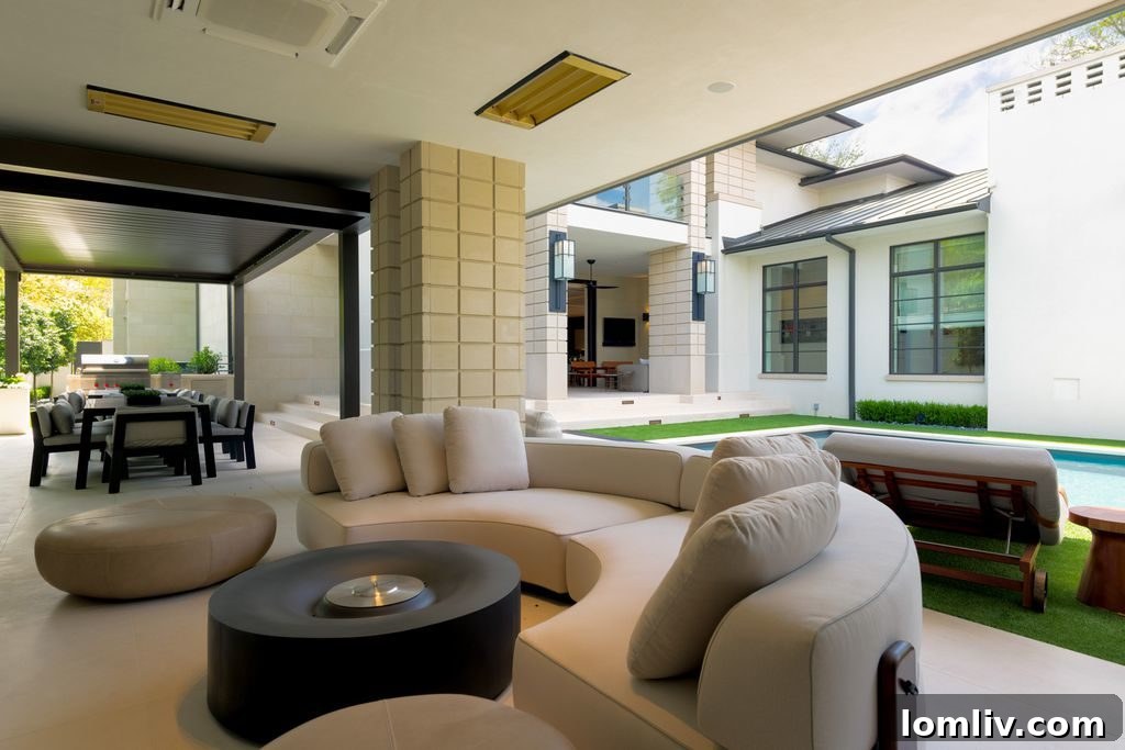 Outdoor Patio with Motorized Roof