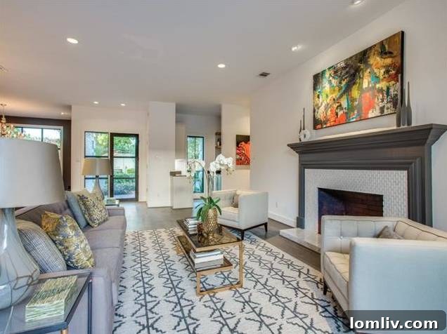 Elegant dining room with high ceilings and modern chandelier in 11705 Parwen