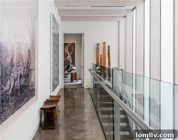 4310 Abbott Avenue, Dallas - Elegant Hallway