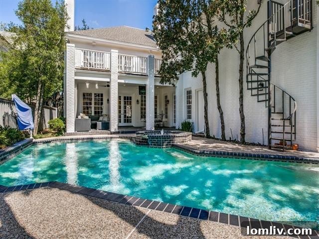 Charming separate guest house or quarters adjacent to the main residence