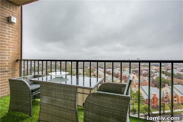 Ebby Halliday Realtors: Elevating Your Luxury High-Rise Lifestyle 17 Renovated community pool at Bonaventure Dallas