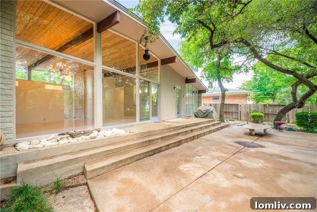 Oak Cliff Mid-Century Modern Home Exterior