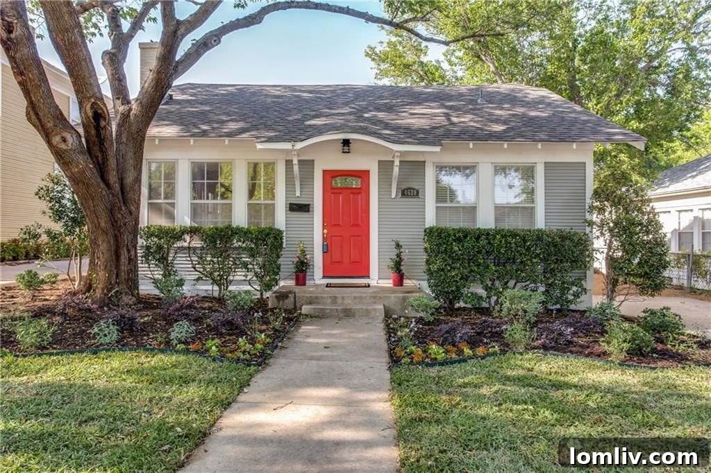 Arlington Heights' Vibrant Entrances 4 Charming Fort Worth home with a striking red front door against a gray exterior