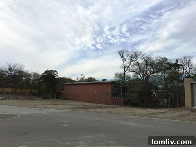 The boundary between the gated Reserve at Kessler and Kessler Woods communities