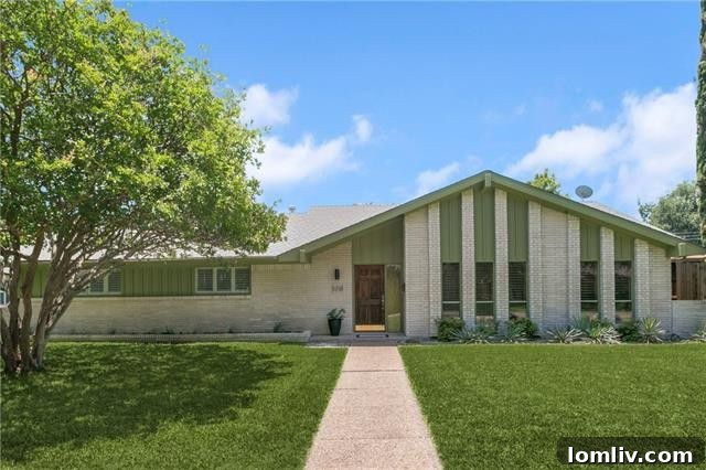 Striking Exterior of the Soft Contemporary Home at 3218 Grantwood Drive
