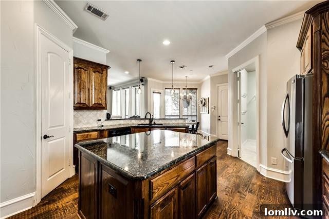 Breakfast nook overlooking the pool at 4518 Siena Drive Frisco, perfect for casual dining