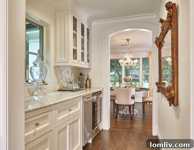 Blackline Renovations: Always Evolving, Always Leading 5 Luxury bathroom renovation with modern fixtures by Blackline Renovations