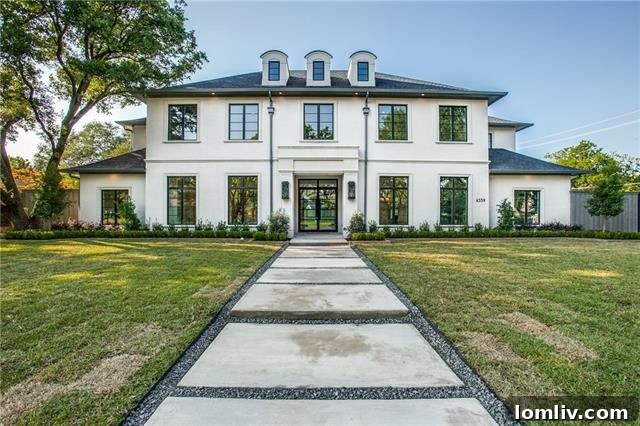 Luxurious facade of 4539 Irvin Simmons Dr, a brand new custom home in Dallas.