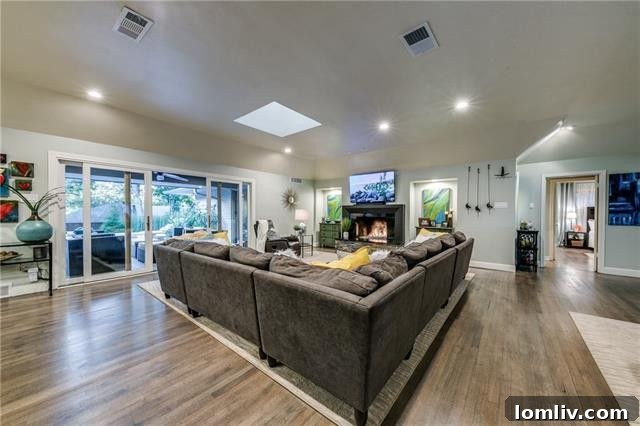 Modern Janmar Kitchen with Large Island
