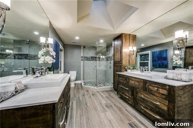 Custom Saltwater Infinity Pool and Deck