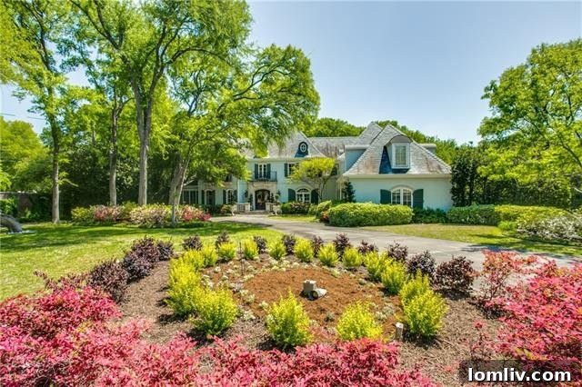 Bluffview's Private 2-Acre Urban Sanctuary 2 Stunning French-style luxury estate at 4222 Cochran Chapel Road, Bluffview, Dallas