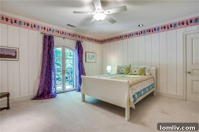 Bluffview's Private 2-Acre Urban Sanctuary 24 Another well-appointed secondary bedroom, offering privacy and comfort for guests or family