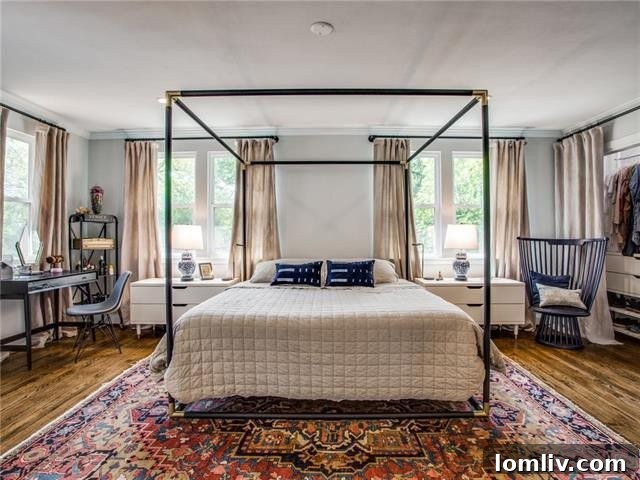 Exterior View of 1814 Lansford Ave with Circular Driveway