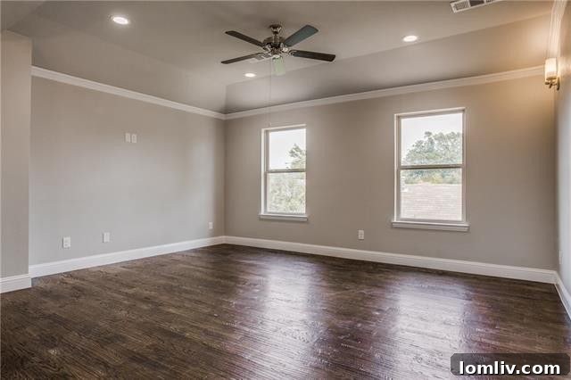 1206 Ferndale Ave Elmwood Spacious Master Bedroom