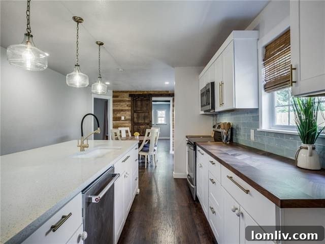 Breakfast Bar with Stylish Seating