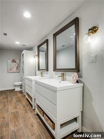 Luxurious Master Bathroom with Double Vanities
