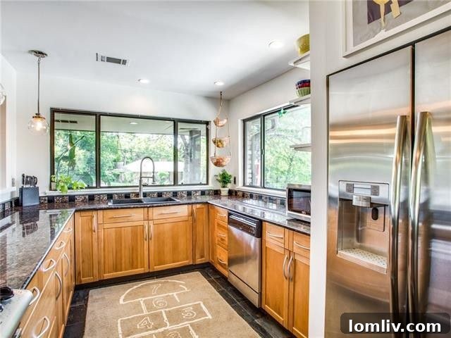 Comfortable Secondary Bedroom